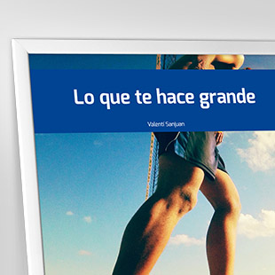 Lo que te hace grande. <p>El 31 de diciembre de 2008 mi madre murió de cáncer. Cuando murió, llevaba varios años ahorrando para comprarse un equipo nuevo de esquí. Con la primera paga de la jubilación iba a renovar todo su equipo. Pero justo al cumplir los sesenta y cinco se acabó lo que se daba. El día que la enterramos aprendí que el tópico es cierto: en esta vida estamos de paso.</p>
<p>Así que no iba a dejar para mañana todos y cada uno de los sueños, retos o aventuras que pudieran hacerme feliz. De esta manera empecé a prepararme para mi primer Ironman, en dos meses. O mi primer Ultraman, en dos meses más.</p>
<p>Desde mi primera carrera no he parado de viajar por todo el mundo para participar en competiciones de ultradistancia. Durante este tiempo me he dado cuenta de que realmente el ser humano es la polla. En cada una de estas carreras he conocido a personas que me han cambiado la vida, los valores, las inquietudes.</p>
<p>He aprendido más de ellos de lo que había aprendido en treinta y un años. El argentino loco y exrico de sesenta y cinco años que a los cincuenta lo dejó todo. El tío con un tumor testicular que corre maratones. La señora de casi setenta que dio la vuelta a Australia corriendo 365 maratones en un año después de superar un cáncer. El chavalín que venció una tetraplejia y ha acabado su primer Ironman.</p>
<p>Así que voy a seguir haciendo lo que haga falta para conseguir vivir así: de carrera en carrera, de historia en historia, de vida en vida, de aventura en aventura. De sueño en sueño. No creo que se pueda pedir más.</p>