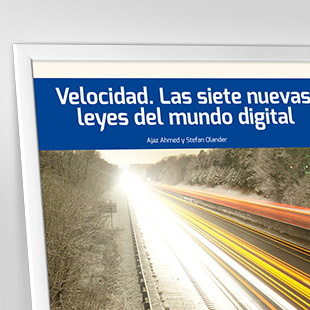 Velocidad. Las siente nuevas leyes del mundo digital. <p>Ajaz Ahmed y Stefan Olander han tenido la fortuna de vivir la revolución digital desde dentro, lo que les ha permitido comprobar, en primera persona, qué funciona y qué no. Por ello, su trabajo les ha impulsado a detectar siempre «lo nuevo» como una oportunidad, nunca como una amenaza. Esta es la filosofía que han aplicado, la que les ha permitido alcanzar el éxito en sus empresas y que ahora quieren compartir con nosotros.</p>
<p>Sí, la balanza del poder económico empieza a decantarse por los mercados emergentes. Sí, las innovaciones más intrépidas están reconfigurando el panorama comercial poniendo en peligro las formas tradicionales de trabajar. Y sí, es un hecho demostrable que cada día aparecen nuevas tecnologías, nuevos competidores y centenares de nuevos términos incomprensibles. Pero lo que realmente importa es el extraordinario potencial que todo esto conlleva.</p>
<p>Tú puedes ser parte de esa revolución. Tú puedes ser un ejemplo de éxito en la era de la tecnología y el comercio digital. En Velocidad encontrarás las leyes y los principios para surfear esta ola. Pero este es un libro que trata también sobre el optimismo. Una fuerza positiva que te aporta la mentalidad y las herramientas para crear un futuro mejor. Puede parecer difícil, pero los autores aseguran que es más fácil hacerlo que pensarlo. En tu mano está.</p>
<p>&nbsp;</p>