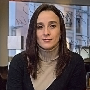 Aura Tazón, de abogada a escritora 